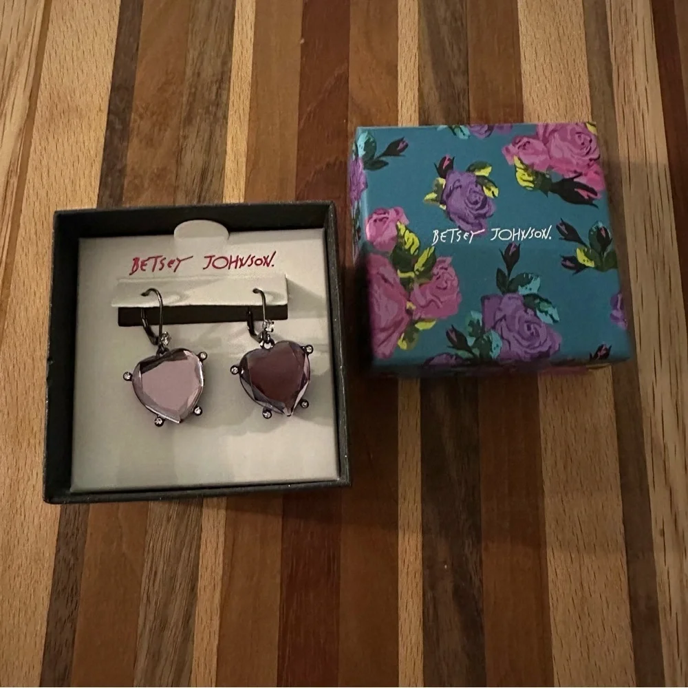 Betsey Johnson Purple Stone Heart Earrings